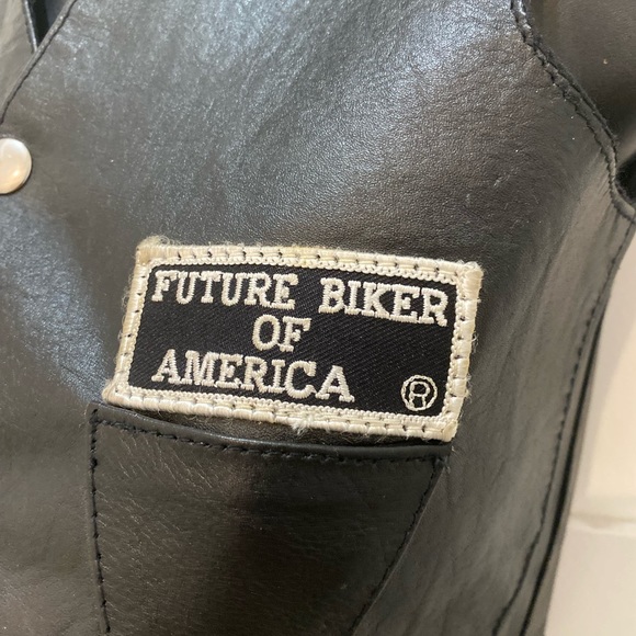 Kids vintage Leather Biker vest with (rare) Harley Davison bear on back patch - Picture 11 of 16